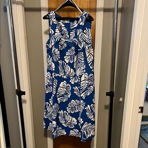 Dress Barn Blue and White Leaf Print Midi Dress